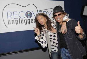 Recovery Unplugged Treatment Center Video: Steven Tyler performs "Amazing" at Recovery Unplugged